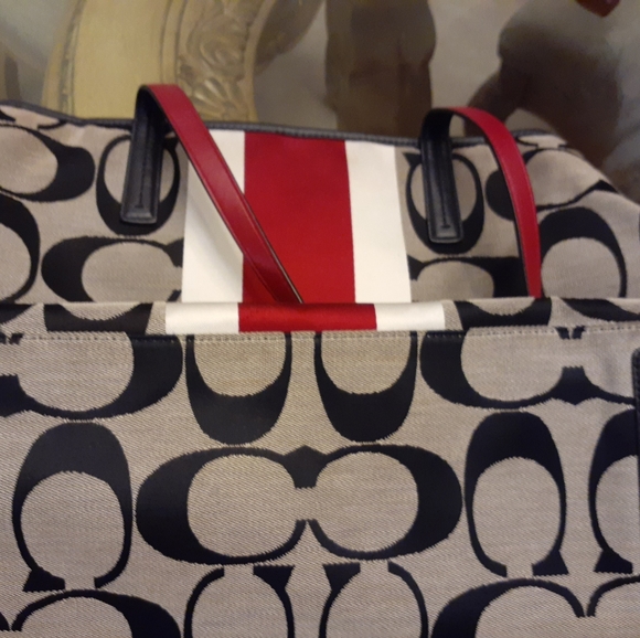 Coach purse - Picture 5 of 6